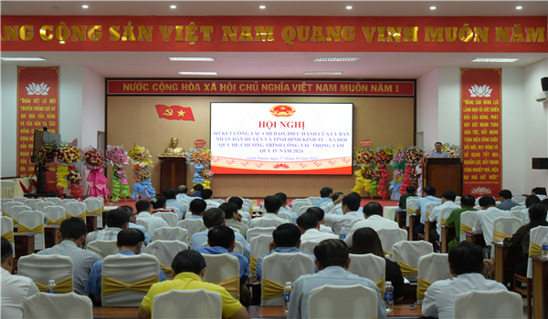 UBND huyện sơ kết công tác chỉ đạo điều hành về tình hình kinh tế -xã hội quý III, chương trình trọng tâm quý IV năm 2024