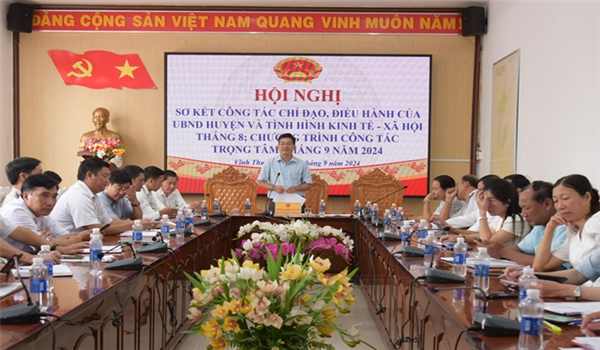 UBND huyện sơ kết Chỉ đạo, điều hành của UBND huyện và tình hình kinh tế - xã hội tháng 8