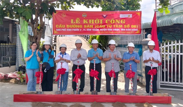 Khởi công xây dựng cầu Đường Sân khu phố Vĩnh Phước 2, thị trấn Vĩnh Thuận